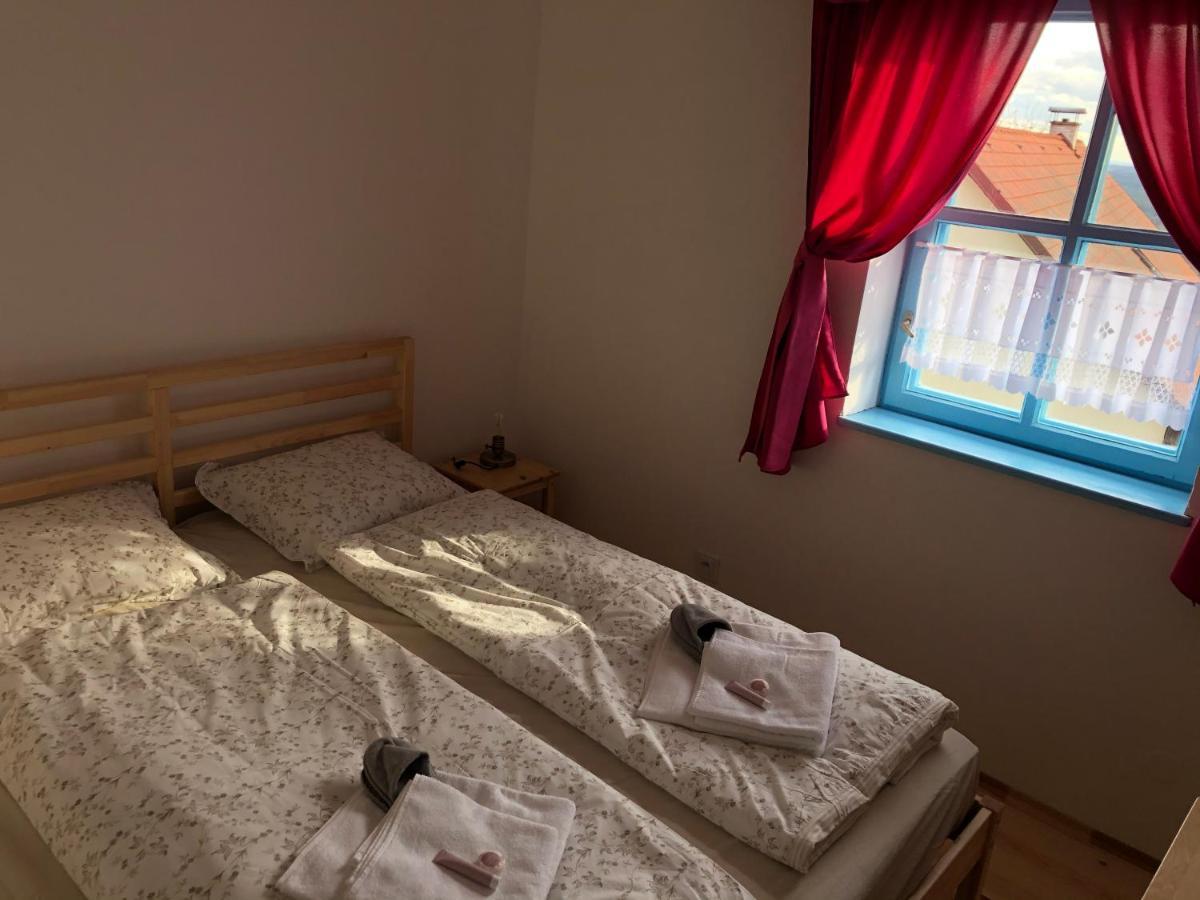 Pension S Laskou Karel Bezdez Buitenkant foto